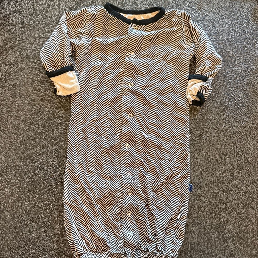 Kickee Pants Herringbone Baby Sleeping Gown size 3-6 months